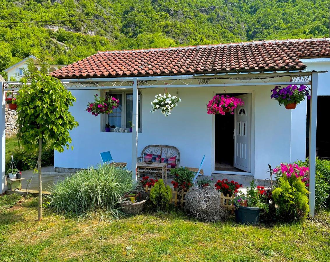 Sunlight Cottage Maya Virpazar Exterior foto